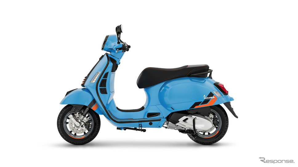 ベスパ GTS SuperSport 300 エクレッティコブルー(新色)《写真提供 ピアッジオグループジャパン》