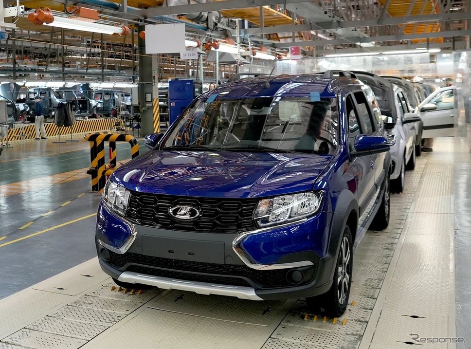 ラーダブランドの小型ミニバン『ラルグス』の5万台目の車両が、イジェフスク工場からラインオフ《photo by Lada》