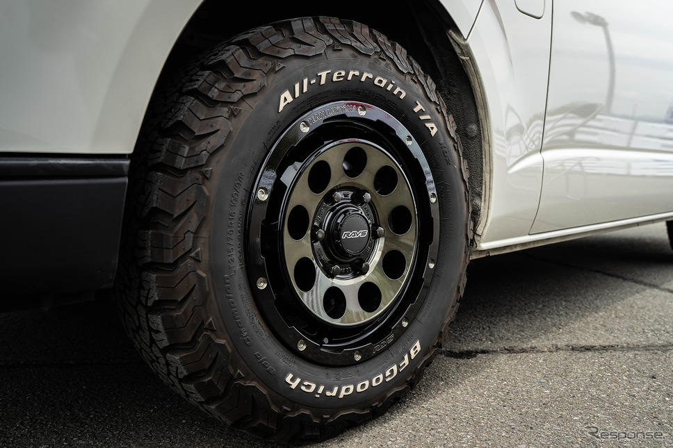 TOYOTA ハイエース × チームデイトナ D9/M9+《写真撮影 望月勇輝》