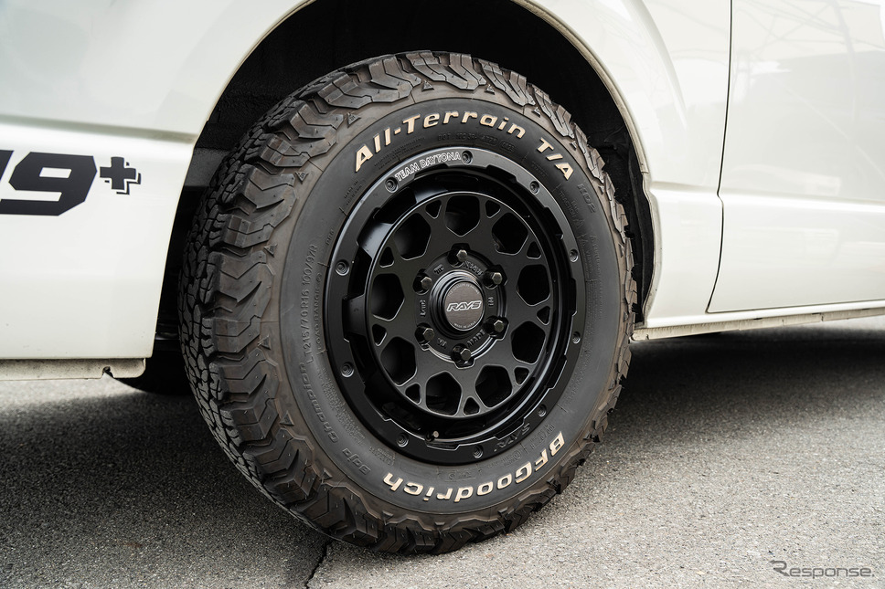 TOYOTA ハイエース × チームデイトナ D9/M9+《写真撮影 望月勇輝》