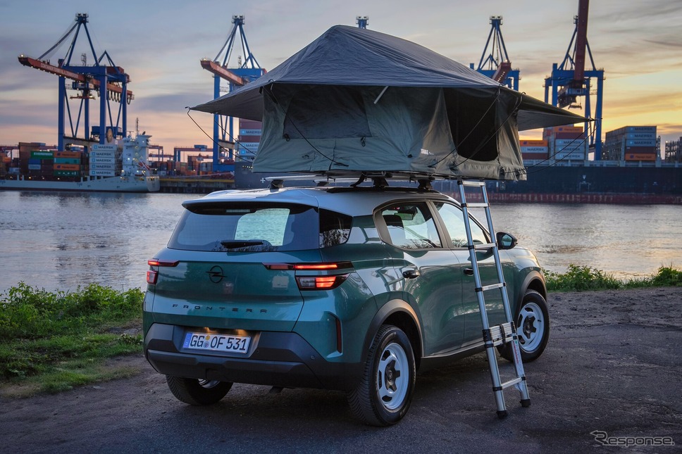 オペルの小型SUV『フロンテラ』の純正ルーフテント装着車《photo by Opel》