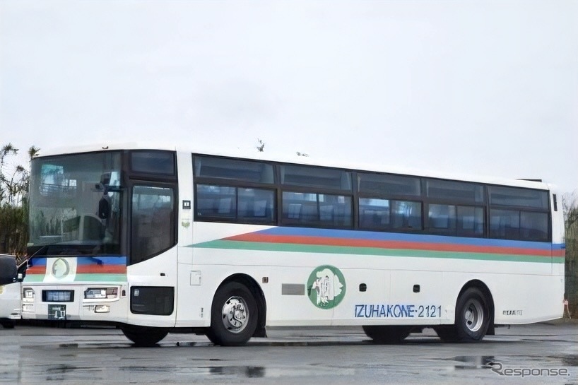 伊豆箱根バス437号車《写真提供 近江鉄道》