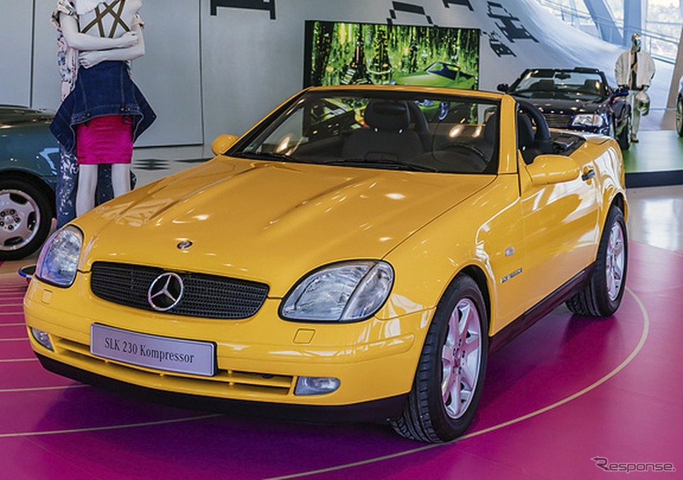 ドイツのメルセデスベンツ博物館が初代『SLK』特別展示《photo by Mercedes-Benz》
