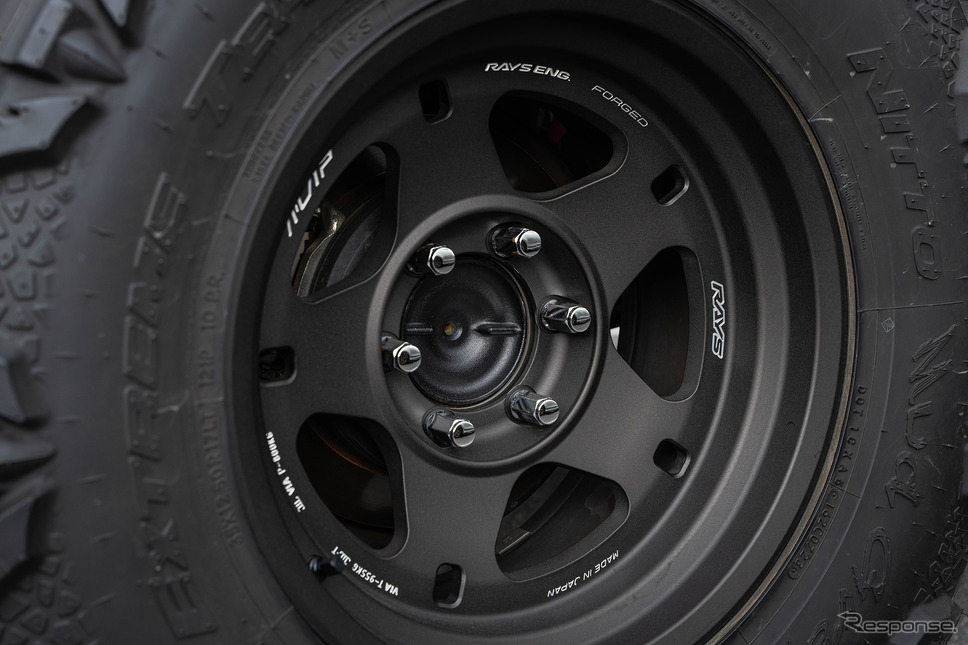 TOYOTA ランドクルーザープラド × レイズ A-LAP 05X《写真撮影 望月勇輝》