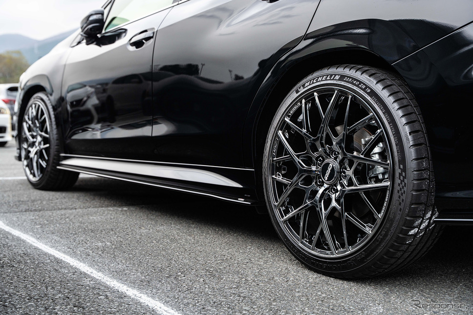 SUBARU レヴォーグ × レイズ ベルサス VV25M《写真撮影 望月勇輝》
