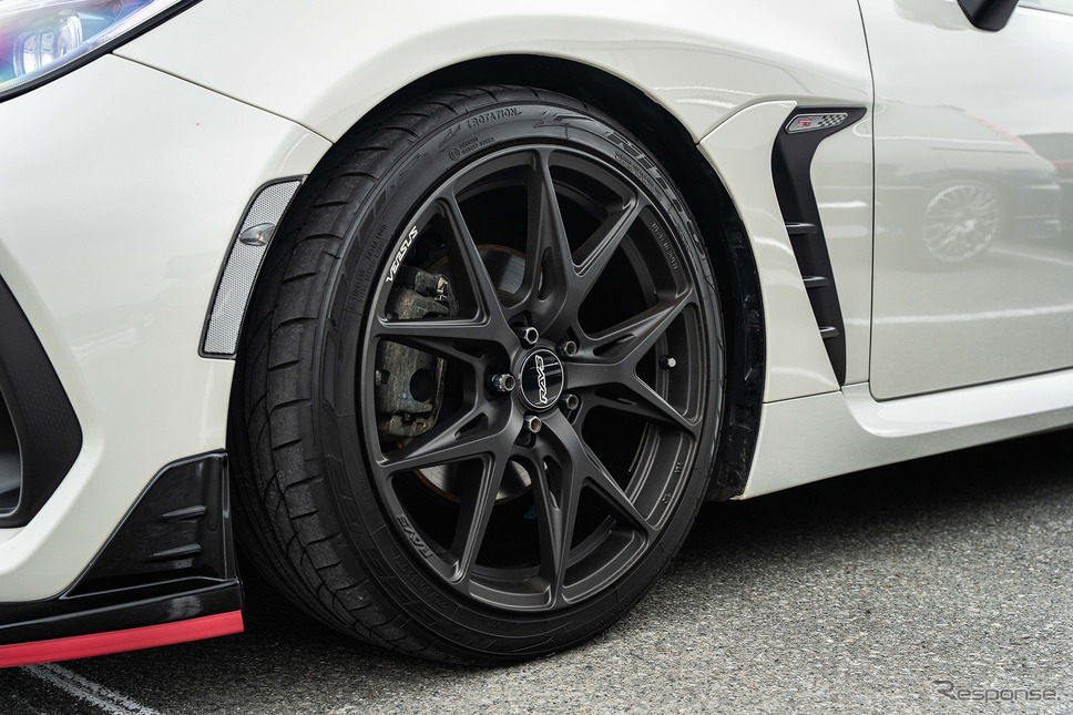 TOYOTA 86 × レイズ ベルサス VV21S《写真撮影 望月勇輝》