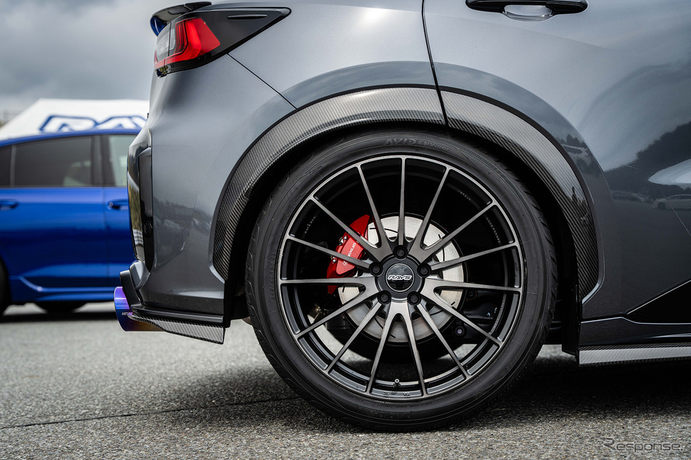 LEXUS LBX × レイズ VMF L-01《写真撮影 望月勇輝》