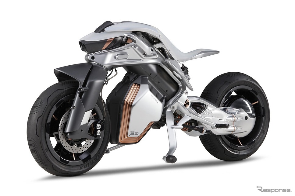 大阪・関西万博にも登場したバイクロボット「MOTOROiD2」《写真提供 ヤマハ発動機》