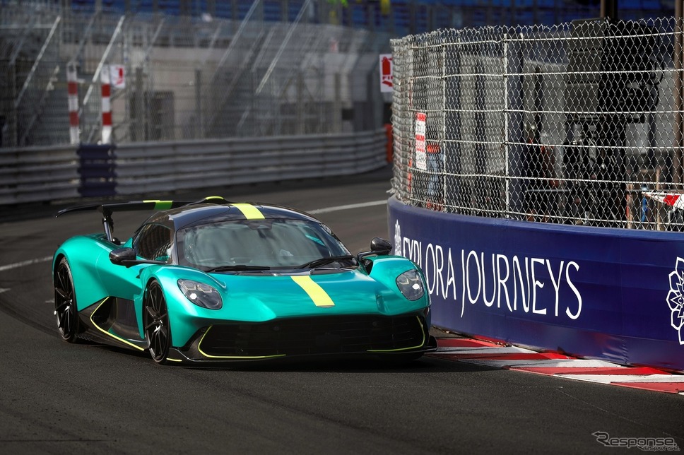 モナコを走行するアストンマーティン『ヴァルハラ』《photo by Aston Martin》