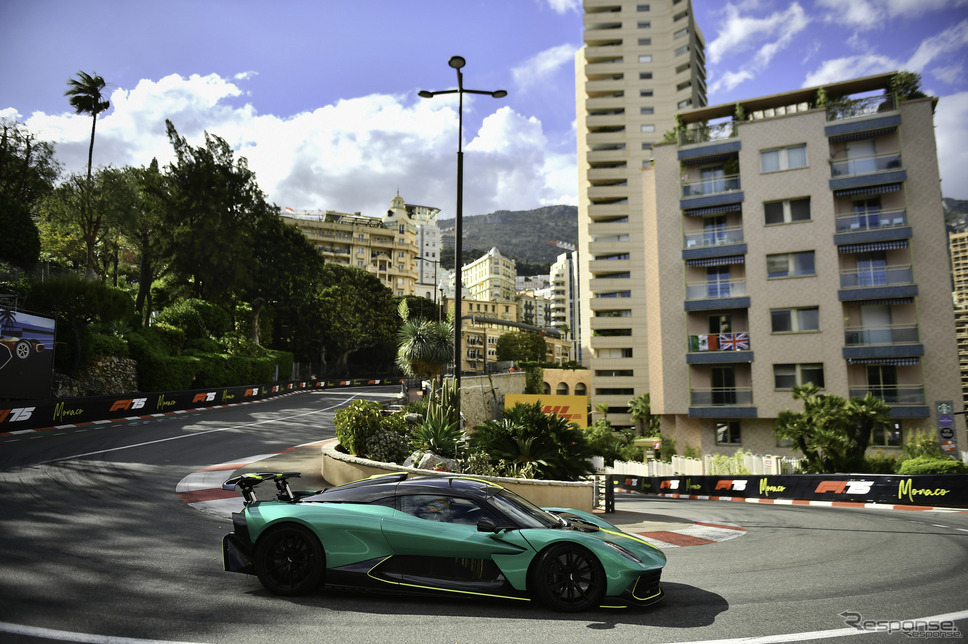 モナコを走行するアストンマーティン『ヴァルハラ』《photo by Aston Martin》