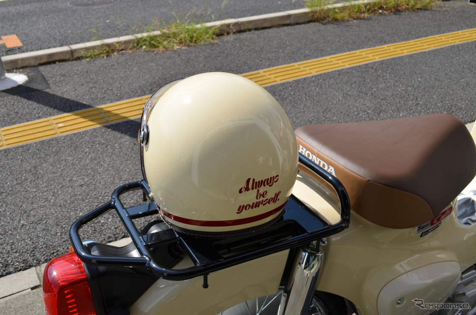 女性ライダーの声で“レトロかわいい”人気ヘルメットが復刻！ Baico