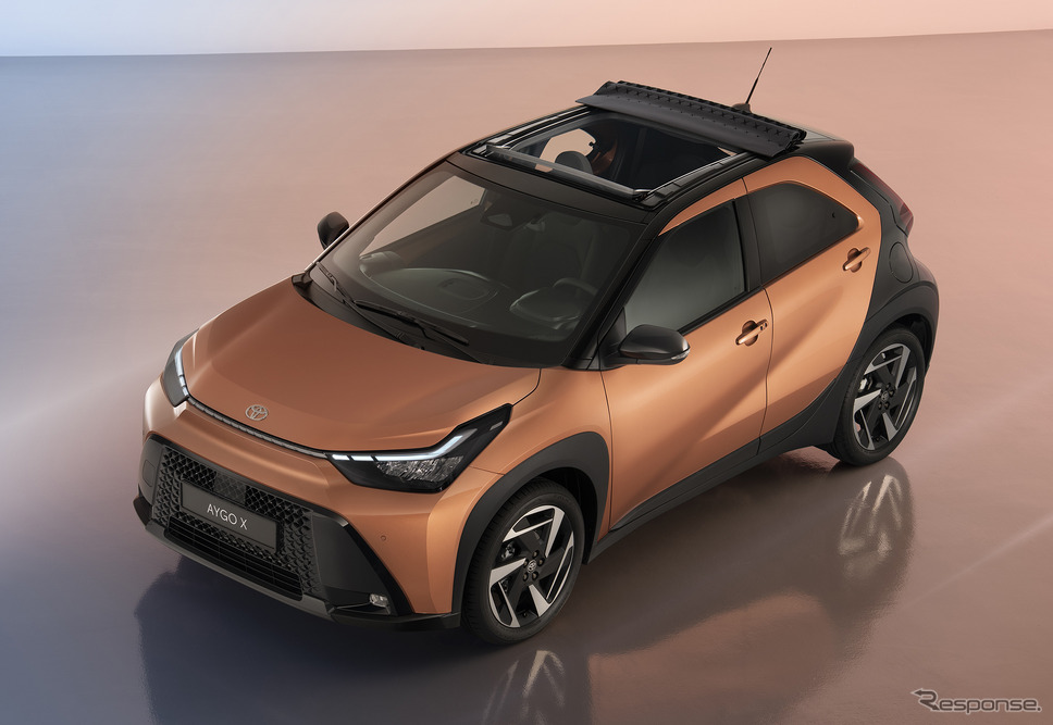 トヨタ アイゴX ハイブリッド《photo by Toyota》