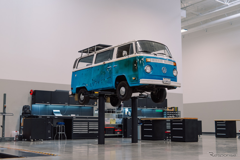 VWが「奇跡のバス」の復元を発表《photo by VW》