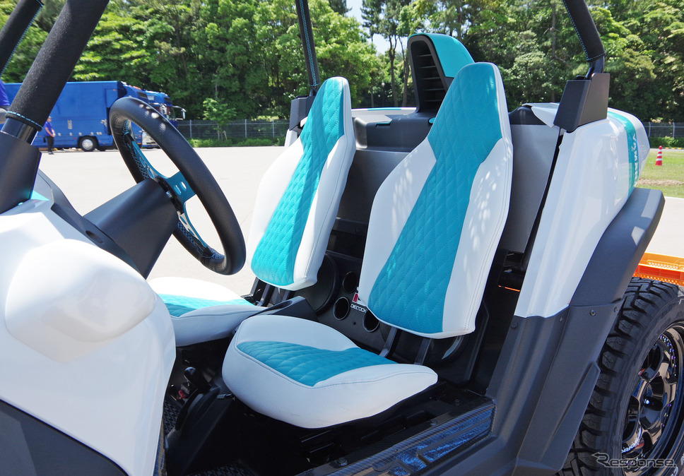 ヤマハの小型電動モビリティ「DIAPASON C580」従来モデルのシート《写真撮影 宮崎壮人》