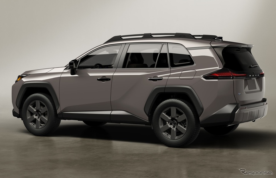 トヨタ RAV4 ADVENTURE《写真提供 トヨタ自動車》