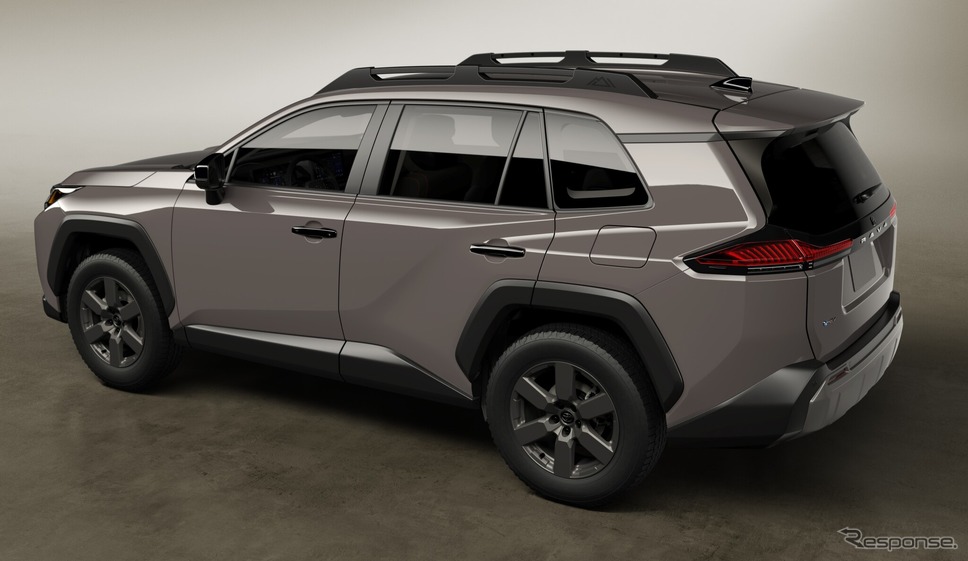 トヨタ RAV4 ADVENTURE《写真提供 トヨタ自動車》