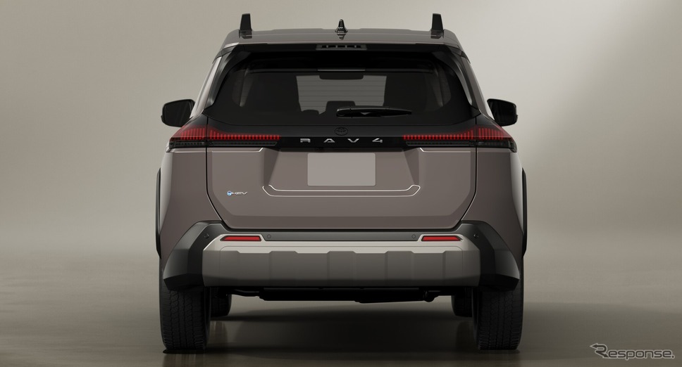 トヨタ RAV4 ADVENTURE《写真提供 トヨタ自動車》