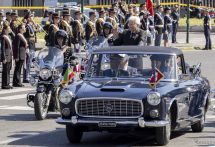 ランチア『フラミニア』、大統領を乗せてパレード…イタリア共和国建国記念日