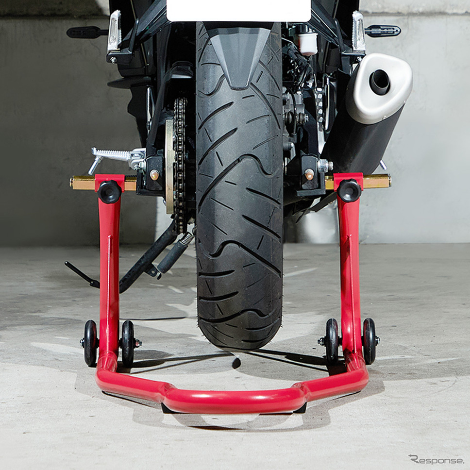 GRIP EARTH バイク用リアメンテナンススタンド L型《写真提供 VASTLAND》