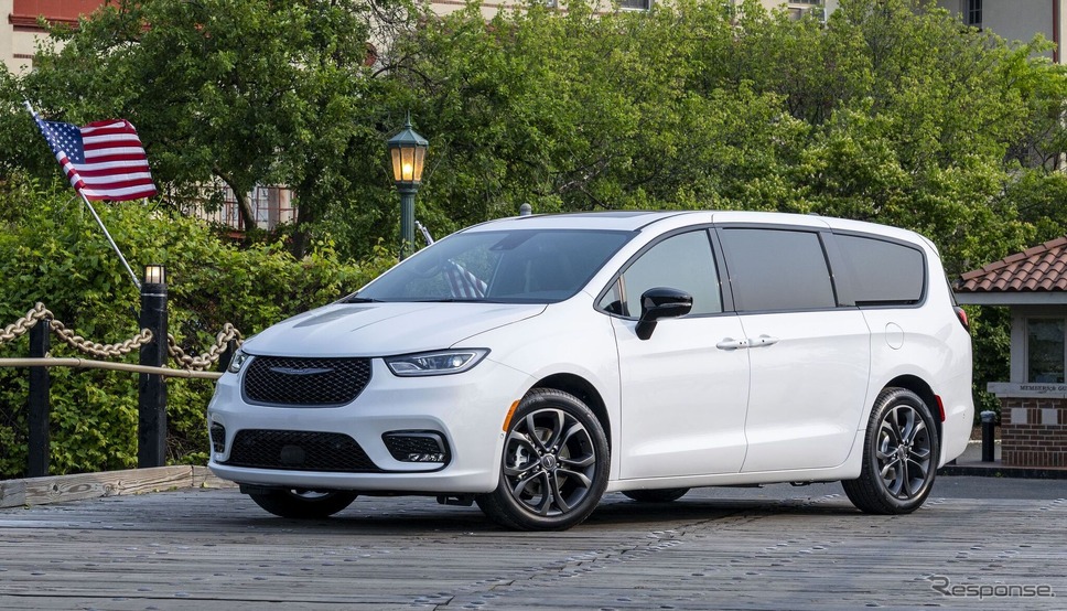 クライスラー『パシフィカ』の「100周年記念エディション」《photo by Chrysler》
