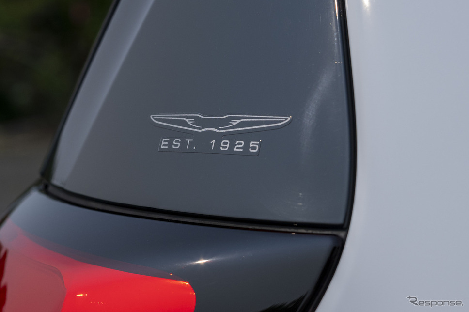 クライスラー『パシフィカ』の「100周年記念エディション」《photo by Chrysler》