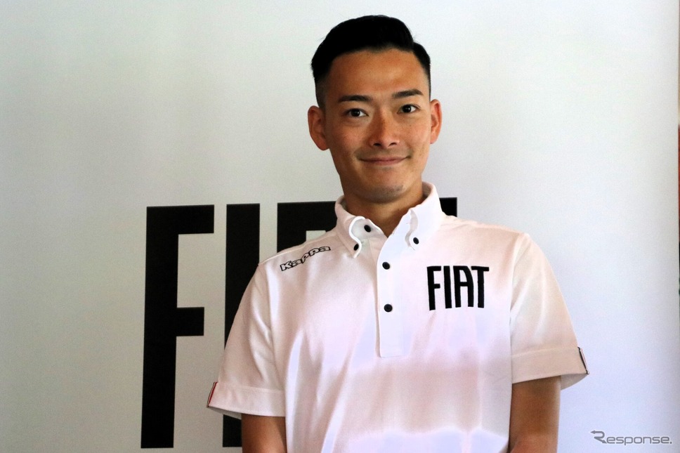 ステランティスジャパンでフィアットのプロダクトマネージャーを務める名児耶孝規さん《写真撮影 内田俊一》