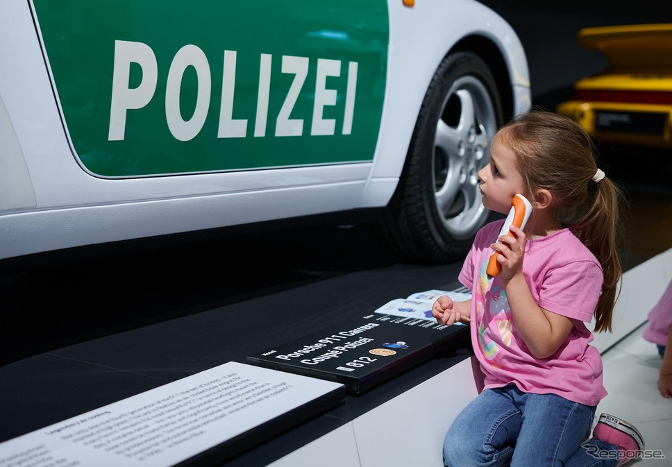 ポルシェ博物館の緊急車両をテーマにした無料の子供向け夏季プログラム「Porsche 4Kids」《photo by Porsche》