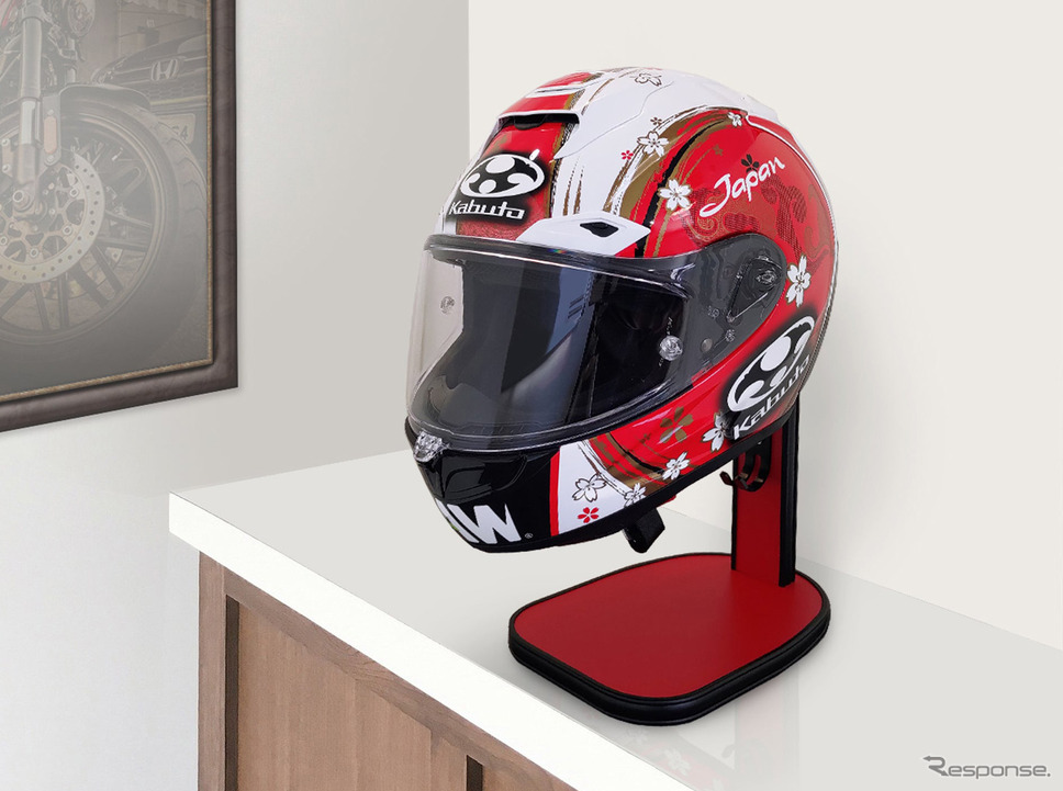 ファン搭載の高機能ヘルメットスタンド《写真提供 デルタ》