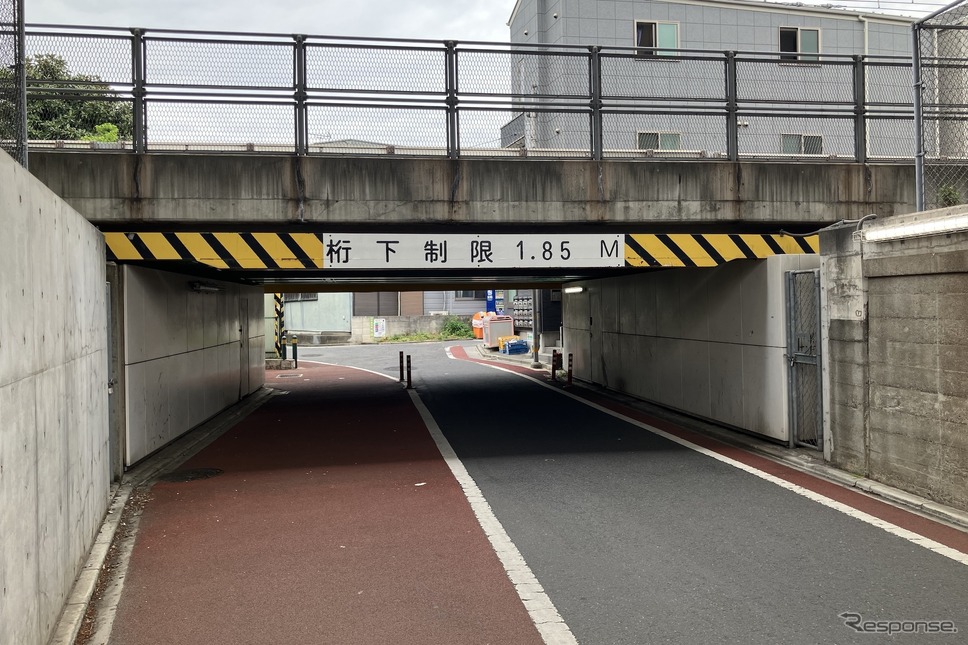 桁下1.85m、千住(ガード)開きょ《写真撮影 高木啓》