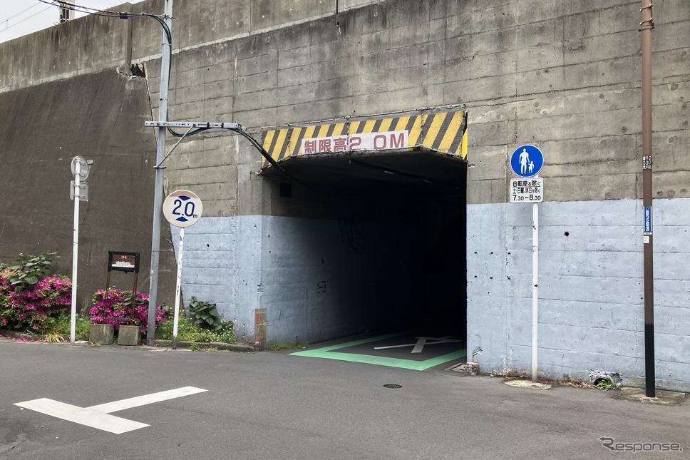 桁下2.0m、第3三の輪ガード《写真撮影 高木啓》
