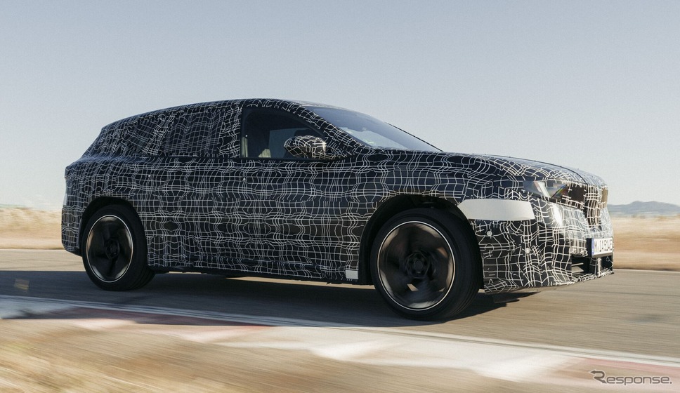 BMW『iX3』新型のプロトタイプ《photo by BMW》
