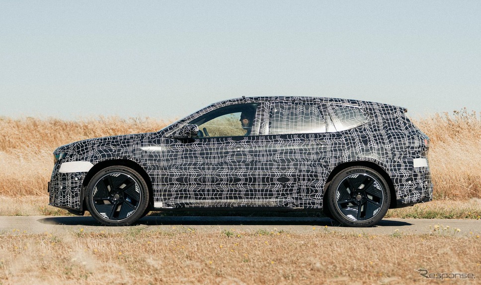 BMW『iX3』新型のプロトタイプ《photo by BMW》