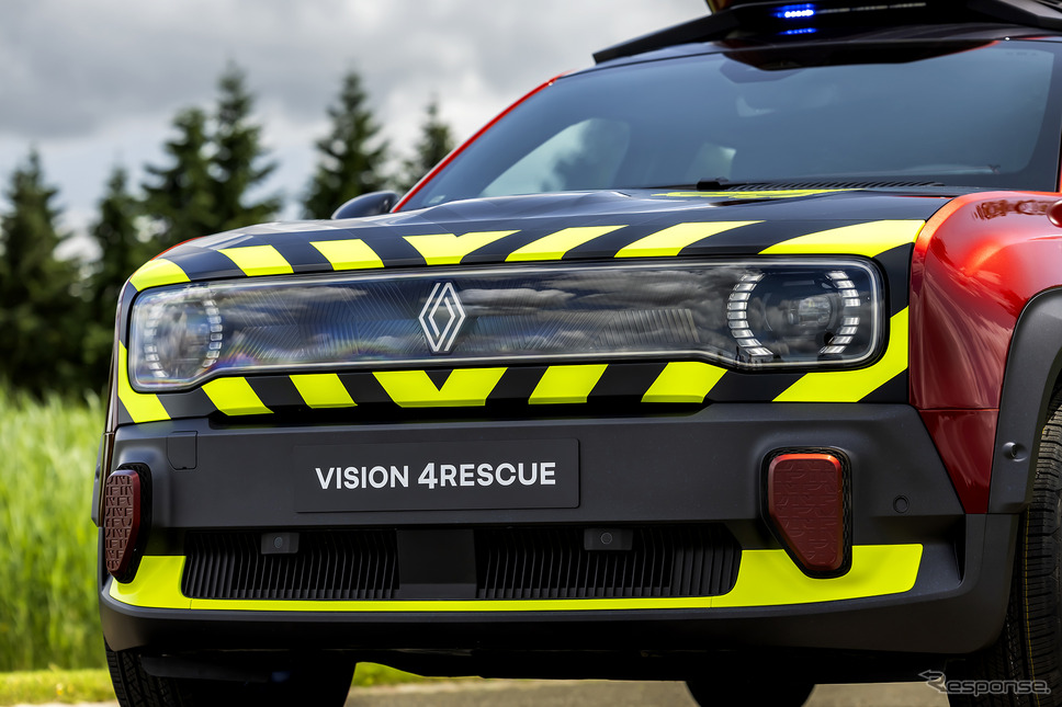 ルノー『4 E-Techエレクトリック』をベースにした救急車両「vision4rescue」《photo by Renault》