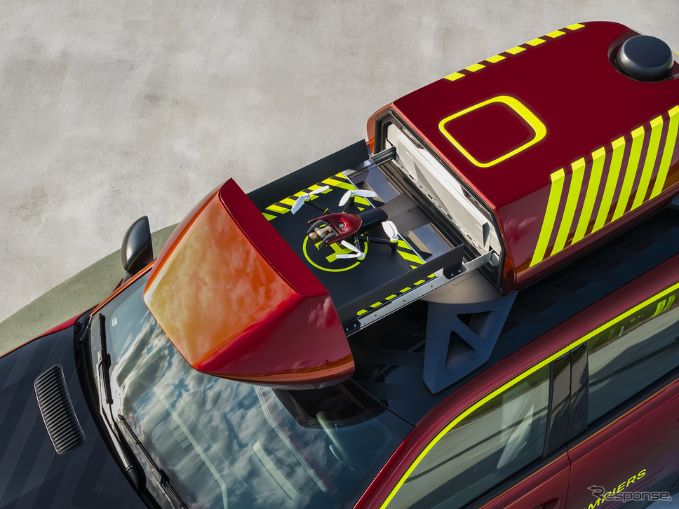 ルノー『4 E-Techエレクトリック』をベースにした救急車両「vision4rescue」《photo by Renault》