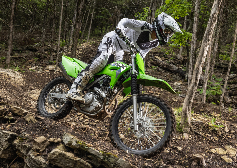 カワサキ KLX230R 2026年モデル《写真提供 カワサキモータース》