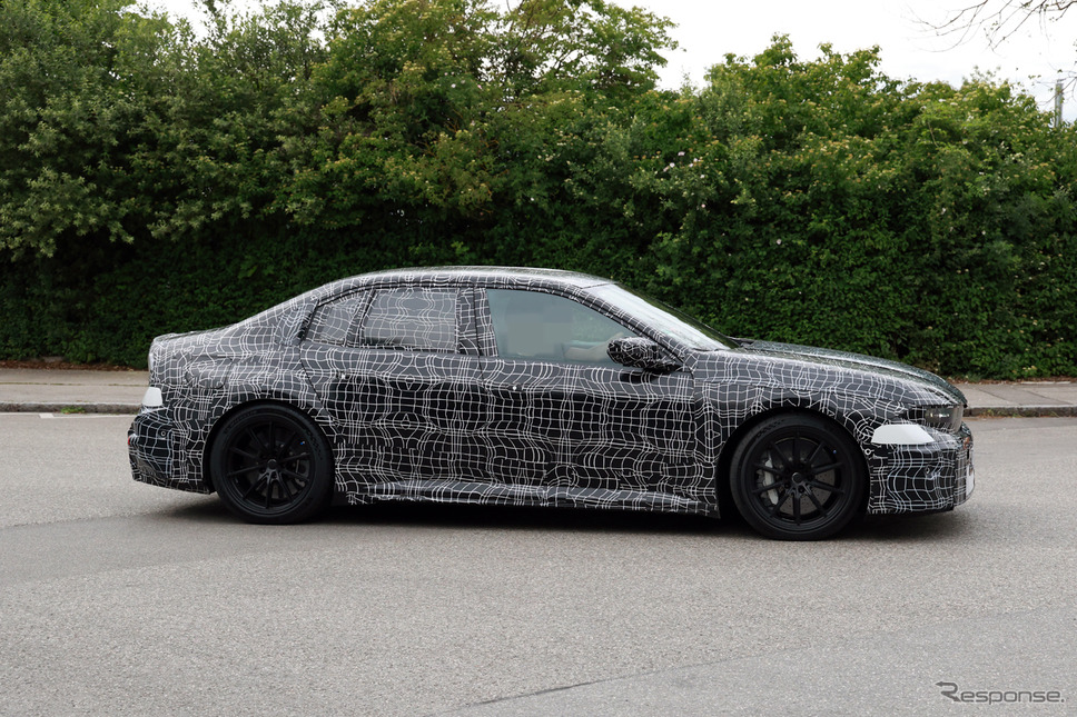 BMW M3 EV 市販型のプロトタイプ《APOLLO NEWS SERVICE》