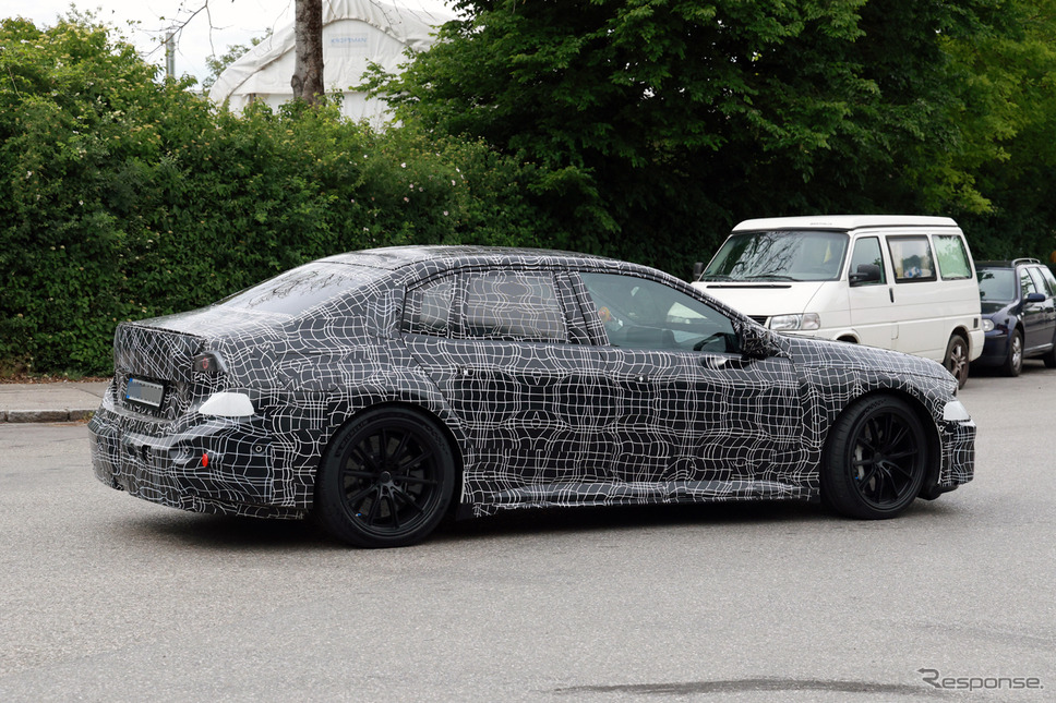 BMW M3 EV 市販型のプロトタイプ《APOLLO NEWS SERVICE》