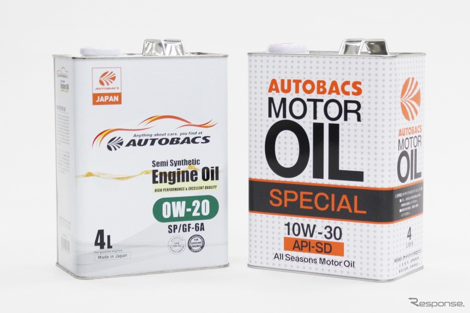AUTOBACS Engine Oil(左)と初代PBオイル(右)《写真提供 オートバックスセブン》