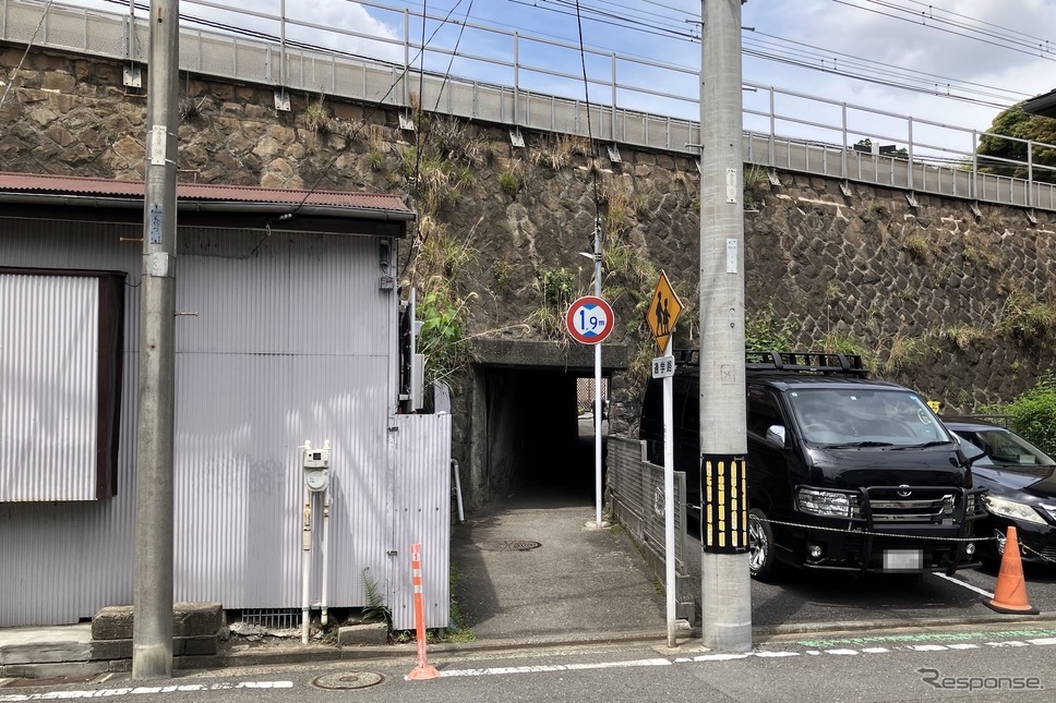 桁下1.9mだが幅は……？《写真撮影 高木啓》