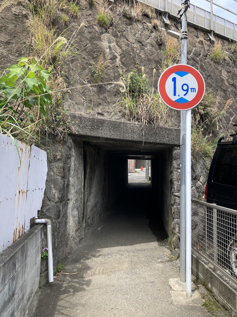 桁下1.9m、京浜急行・南太田〜井土ヶ谷《写真撮影 高木啓》