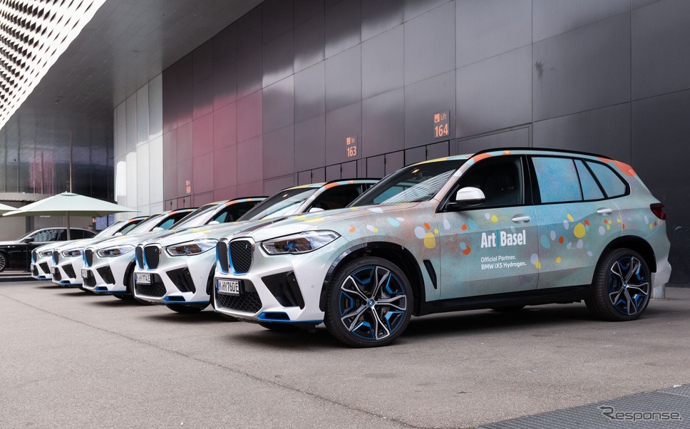 BMWの水素燃料電池車『iX5』のアートカー《photo by BMW》