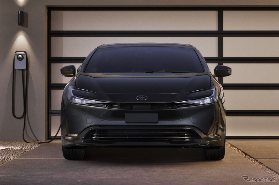 トヨタ『プリウスPHEV』の「ナイトシェードエディション」(米国仕様)《photo by Toyota》