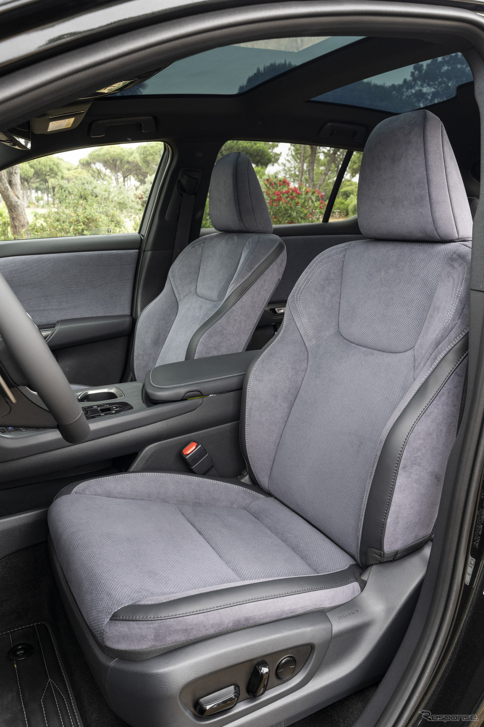 レクサス『RZ』改良新型(RZ 500e Luxury)《photo by Lexus》