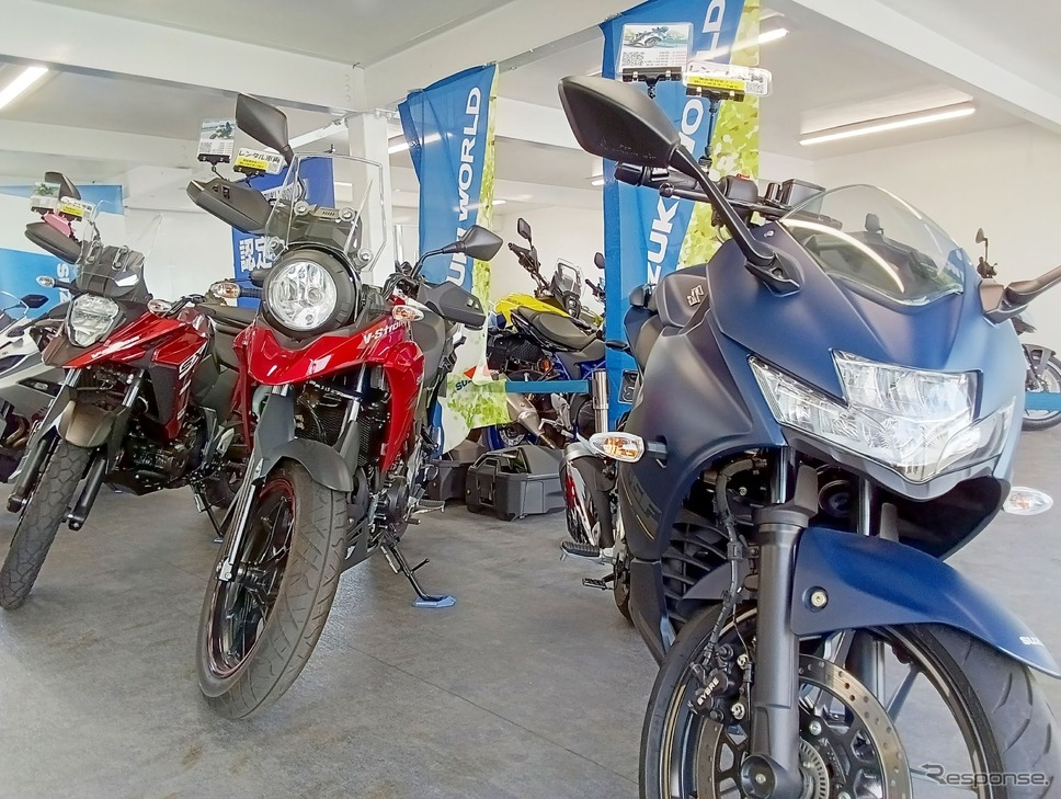 新型バイクのレンタルサービスを開始するスズキワールド多摩店《写真提供 スズキ》