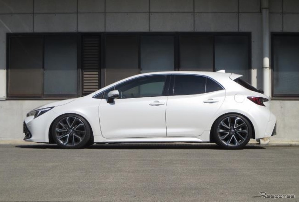 タナベ サステックプロCR カローラスポーツ装着例(最下部車高:フロント 60mmダウン / リア 62mmダウン)《写真提供 タナベ》
