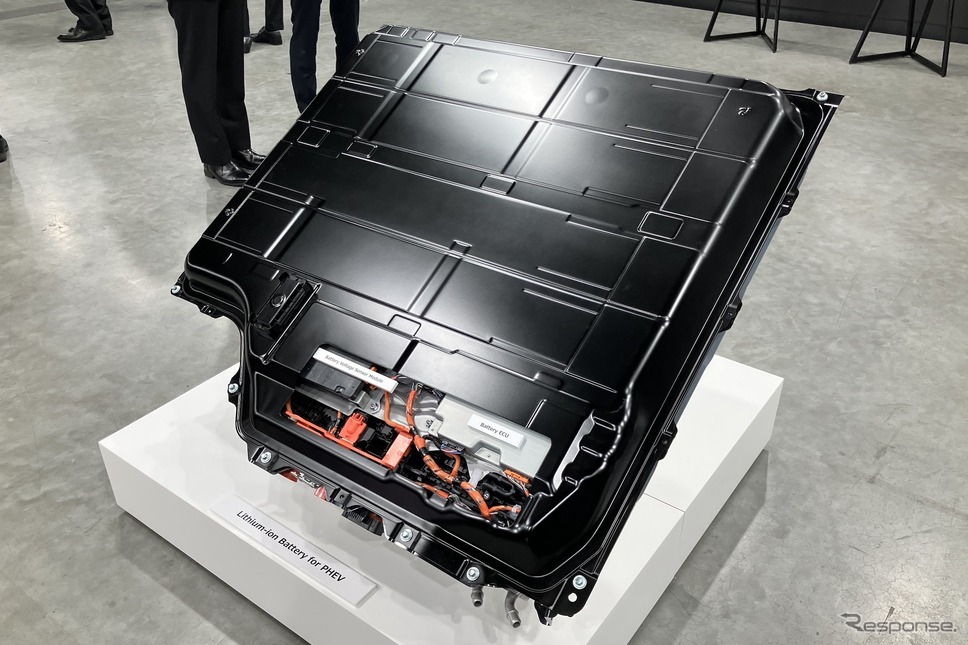 トヨタ RAV4 新型:リチウムイオンバッテリー《写真撮影 高木啓》