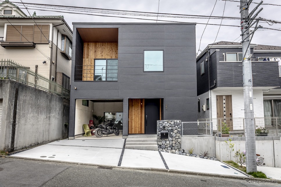 バイク専用ガレージ付き住宅「THE ROCKS」《写真提供 リアルパートナーズ》