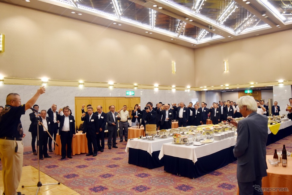 活発な情報交流が行われた懇親会《写真撮影 松岡大輔@JCR》