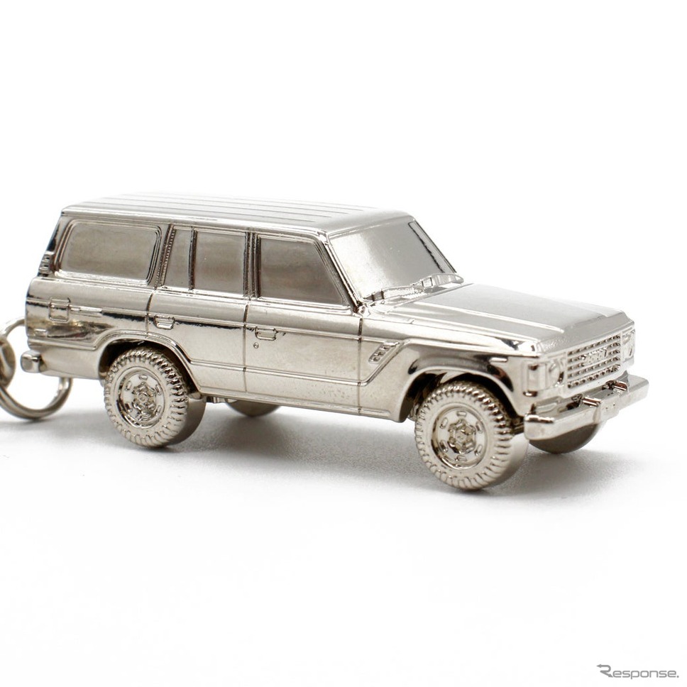 トヨタ『ランドクルーザー60』をモチーフにしたメタルキーチェーン《写真提供 フェイス》