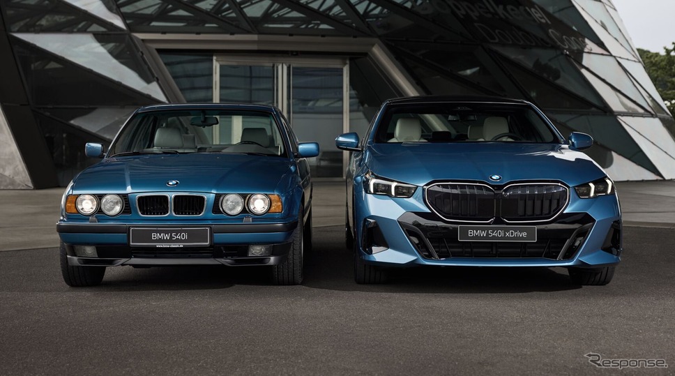 BMW「540i xDriveレガシィエディション」(右)と3代目5シリーズの540i《photo by BMW》